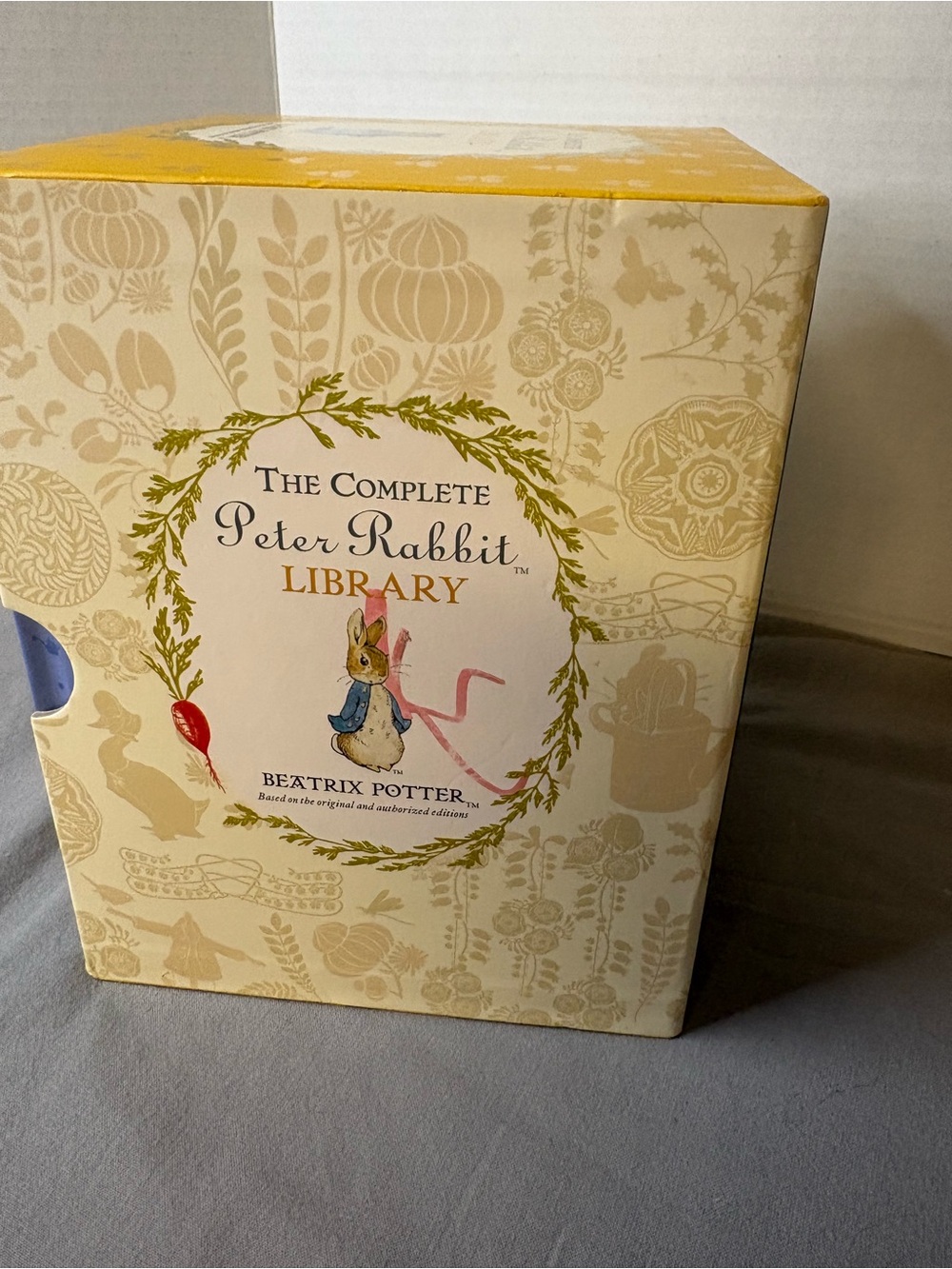 The Complete Peter Rabbit Library Box Set by Beatrix Potter - Yellow - Picture 4 of 9